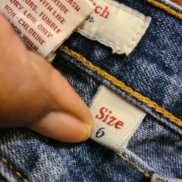 Abercrombie & Fitch | Women's Dark Denim Distressed Hem Mini Skirt (Size 6) - Picture 8 of 11